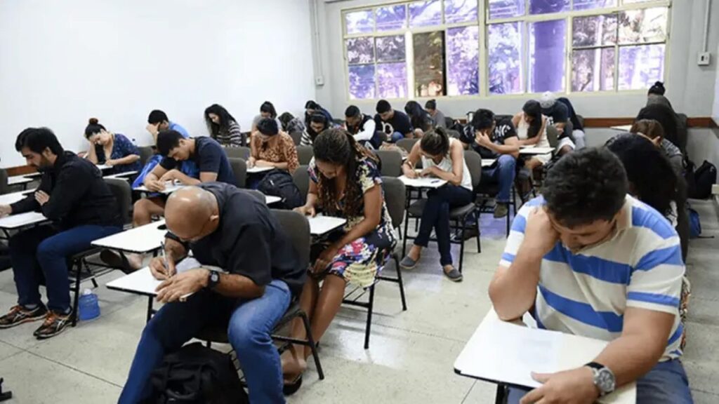 Enem 2025: local de prova sai no Cartão do Participante; veja datas