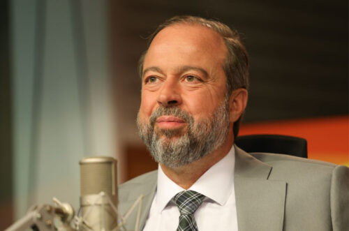 Governo descarta retorno do horário de verão em 2025, diz ministro da Energia