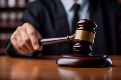 Homem é condenado a 40 anos em SC no primeiro júri com nova lei do feminicídio