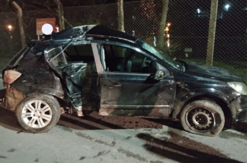 Homem morre após colisão em poste em Capivari de Baixo