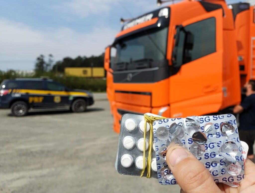 Caminhoneiro é flagrado com rebites em Barra Velha