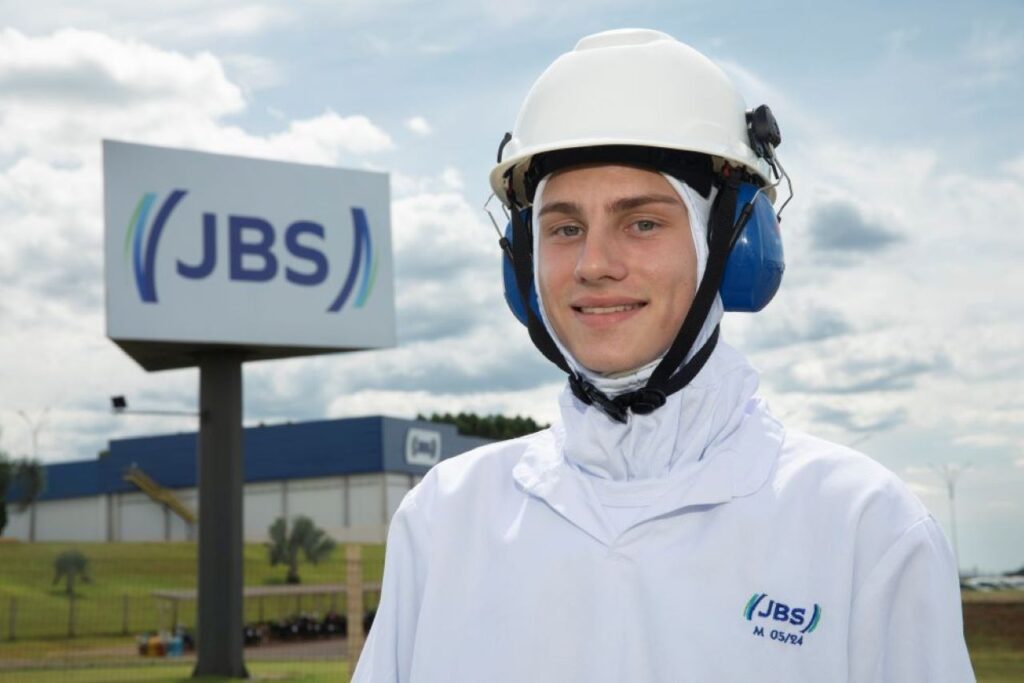 JBS abre programa de estágio em quatro cidades de SC