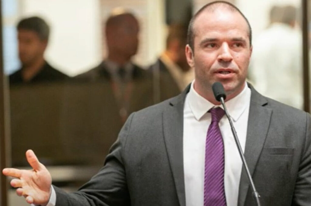VÍDEO: Jessé Lopes critica prefeito de Laguna e exige alinhamento do PL a Bolsonaro