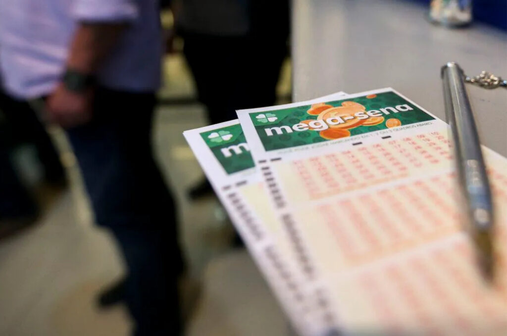 Mega-Sena sorteia números e prêmio chega a R$ 32,3 milhões