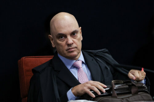 Moraes vota por condenar Bolsonaro e aliados por tentativa de golpe