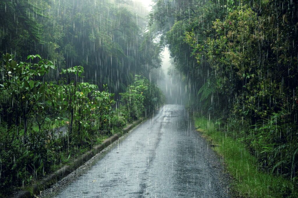 Outubro começa instável em SC com chuva, temporais e risco de alagamentos