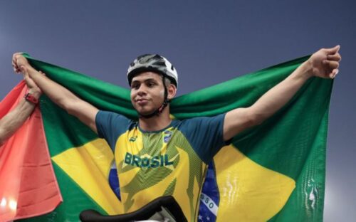 Paratleta de Balneário Camboriú conquista prata no Mundial de Atletismo Paralímpico