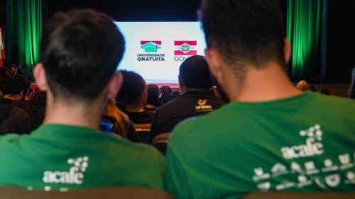 Polícia indicia 44 estudantes por fraude no Universidade Gratuita