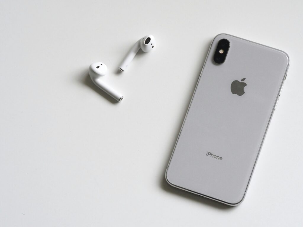 Por que o iPhone (e quase tudo) é tão caro no Brasil?