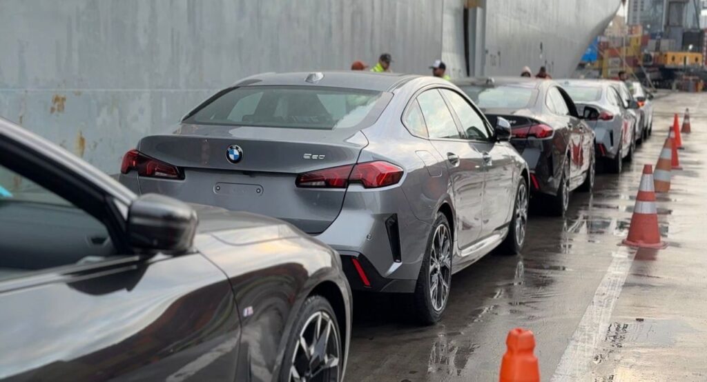 Porto de Itajaí recebe 712 carros de luxo em operação Ro-Ro
