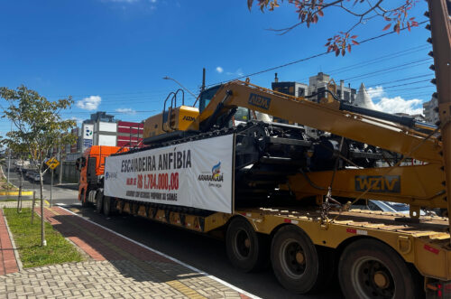 SAMAE de Araranguá investe em escavadeira anfíbia de última geração