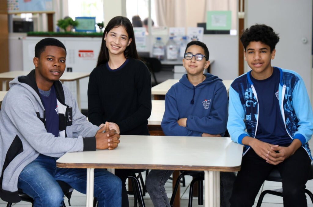 SC cria programa pioneiro de apoio pedagógico a estudantes migrantes