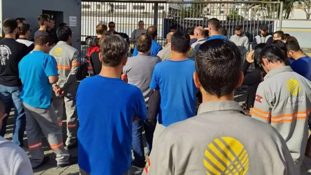 Trabalhadores da Celesc fazem greve geral a partir desta segunda