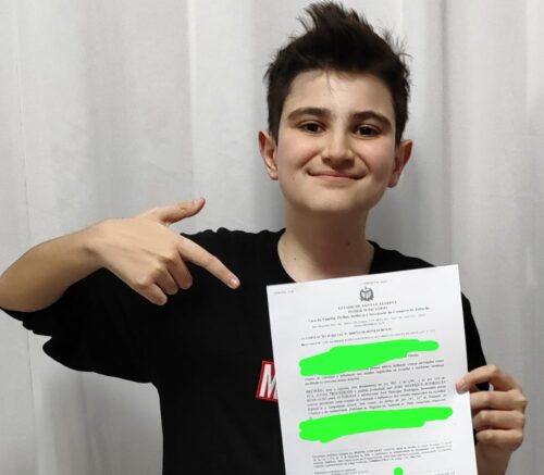Primeiro adolescente com autorização judicial para trabalhar nas redes sociais é de Tubarão