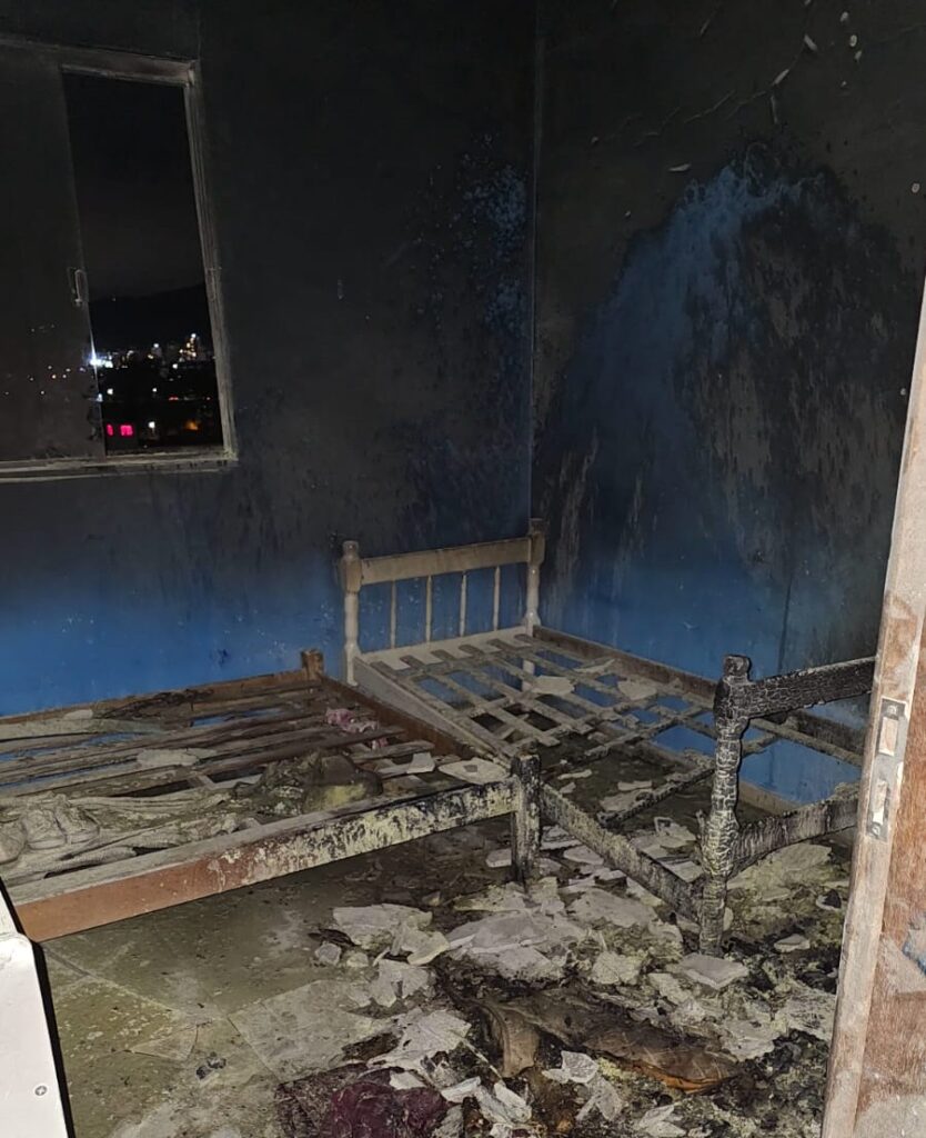 Brincadeira com isqueiro em colchão provoca incêndio em quarto de residência em Camboriú