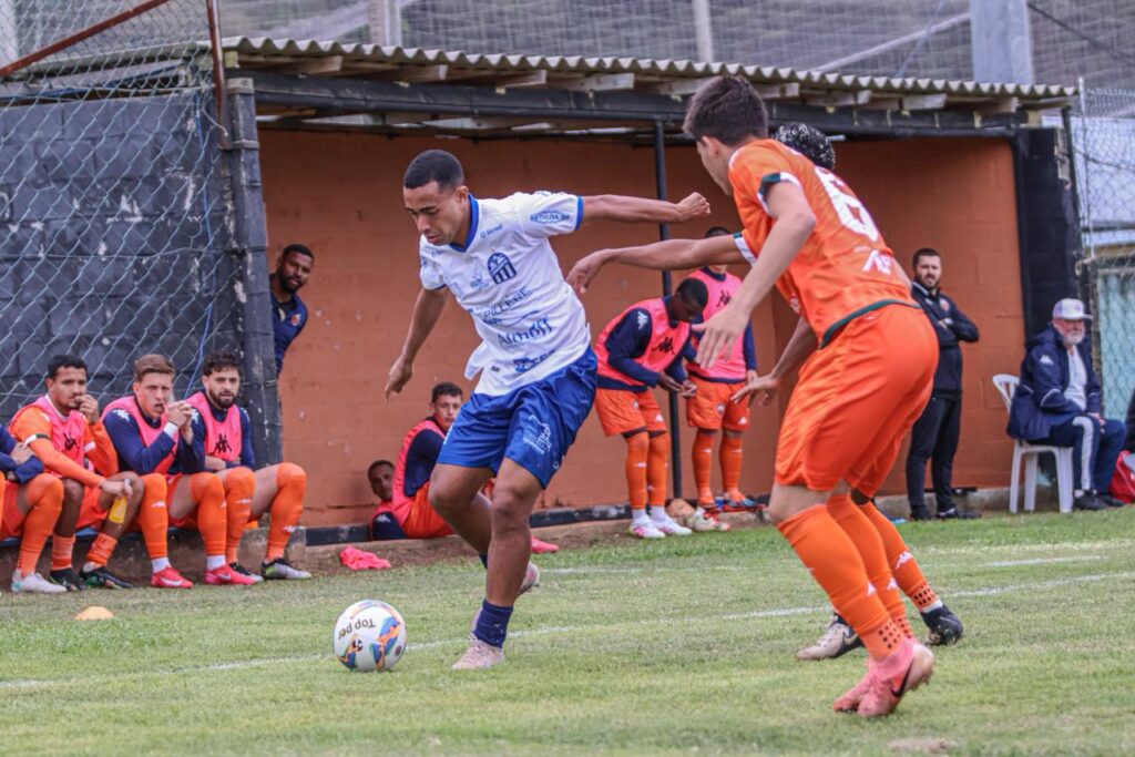 Camboriú leva a melhor diante do Caravaggio pela Copa SC