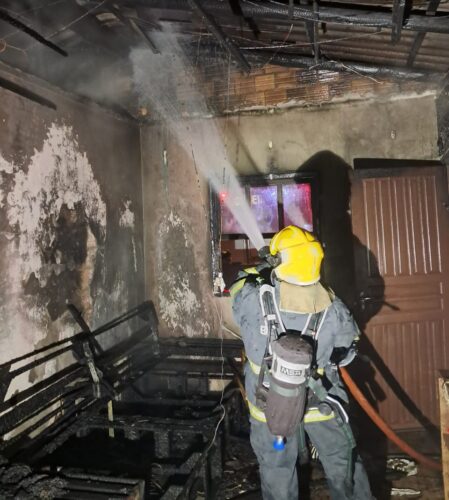 Incêndio provoca danos em residência em Araranguá