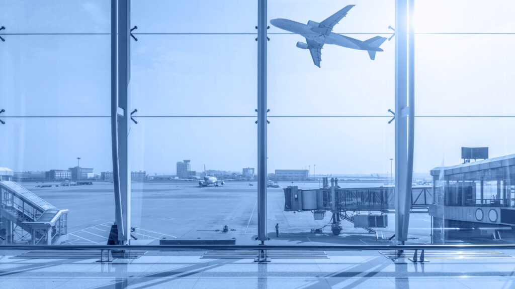 Ataque cibernético causa atrasos em grandes aeroportos da Europa