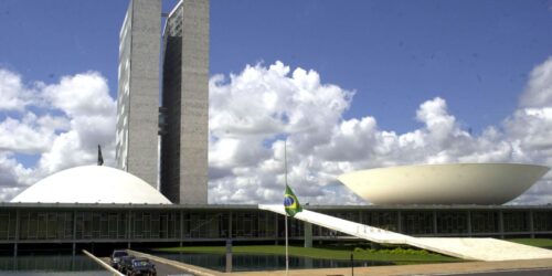 ‘PEC da Blindagem’ segue para o Senado; veja quem de SC votou a favor