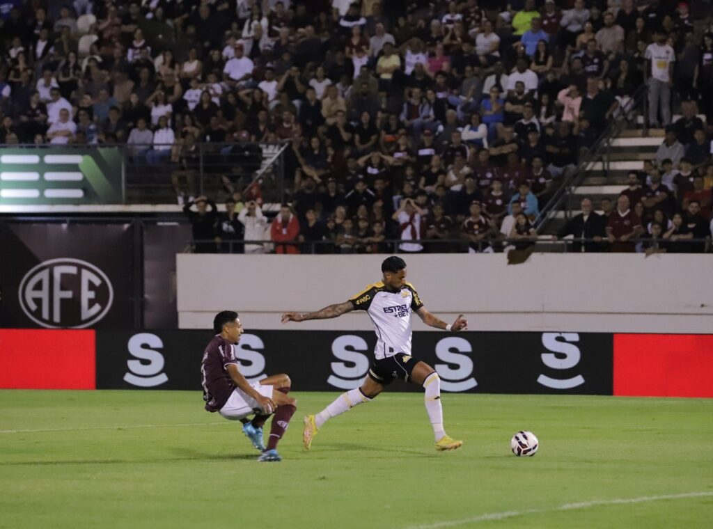 Empate contra Ferroviária garante ao menos o retorno provisório do Criciúma ao G4 da Série B
