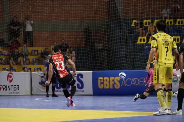 Catarinenses se enfrentam em clássico pelas quartas de final da Liga Nacional de Futsal