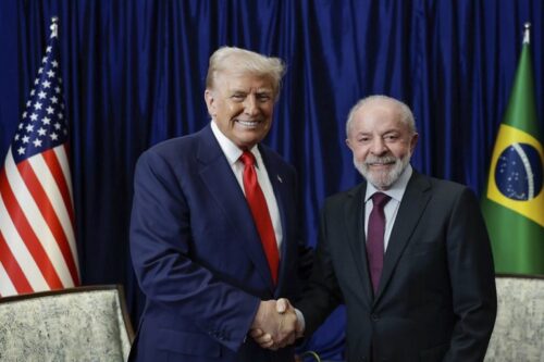 Negociações sobre tarifaço e sanções avançam com encontro entre Lula e Trump na Malásia 