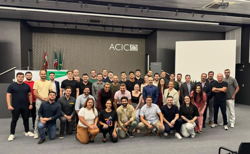 AJE Criciúma celebra 30 anos com noite de inspiração e networking na Acic