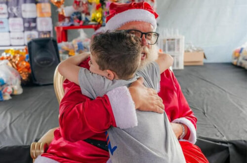 Amigos se unem para realizar festa de Natal para crianças em vulnerabilidade em Tubarão