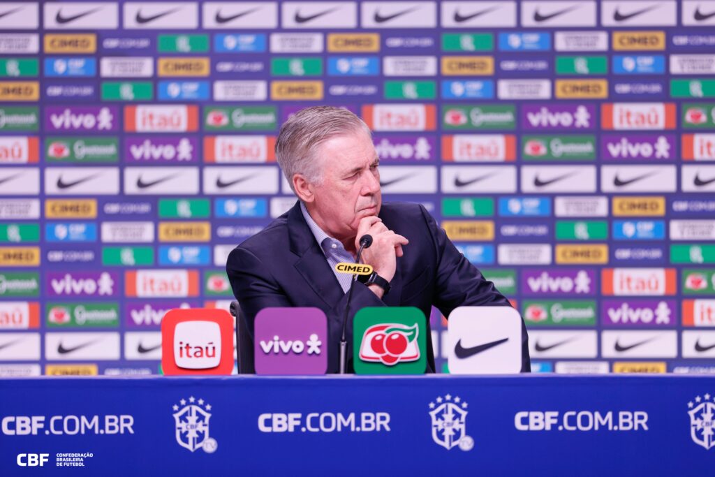 Ancelotti convoca seleção para amistosos de outubro com retorno de Vini Jr e Rodrygo