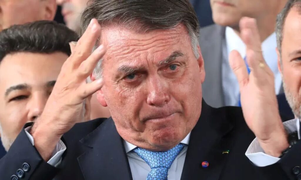 Bolsonaro completa dois meses de prisão domiciliar neste sábado (4)