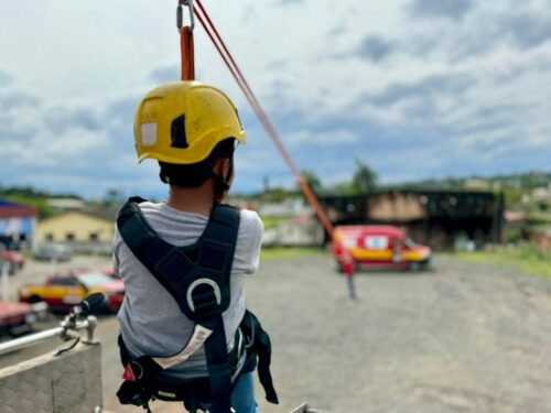 Bombeiros de SC abrem quartéis ao público em ação especial do Dia das Crianças