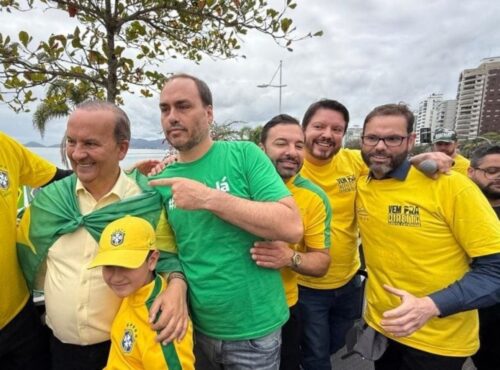 Carlos Bolsonaro será candidato ao Senado por Santa Catarina em 2026