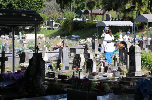 Cemitérios municipais de Florianópolis terão horário ampliado no Dia de Finados