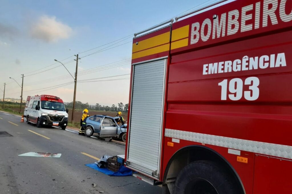 Colisão entre dois carros deixa jovem ferido em Morro da Fumaça