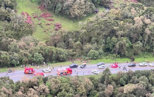 Colisão frontal deixa dois mortos e três feridos na BR-282 em Bom Retiro