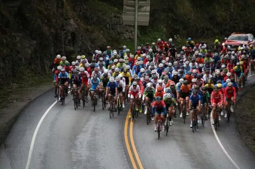Colombianos dominam abertura da Volta Ciclística de Santa Catarina