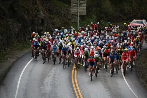 Colombianos dominam abertura da Volta Ciclística de Santa Catarina