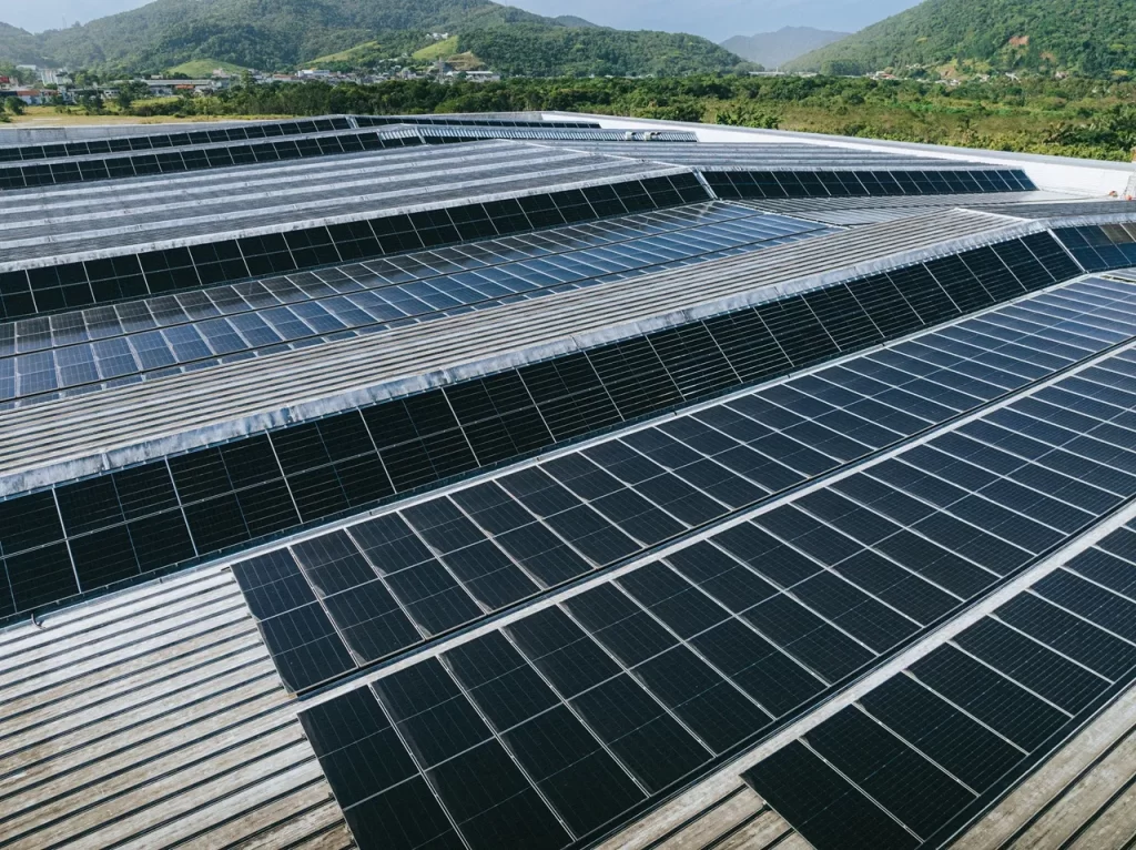 Expocentro promove cerimônia de ligação da maior Usina Solar em telhado de SC