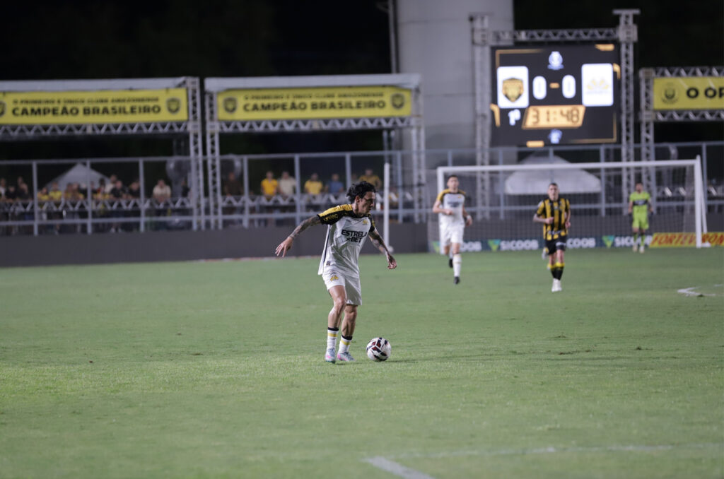 Criciúma x América-MG: disputa direta no Heriberto Hülse movimenta a Série B