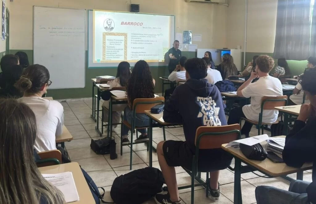 Escola Henrique Fontes realiza aulões preparatórios para o Enem 2025 em Tubarão