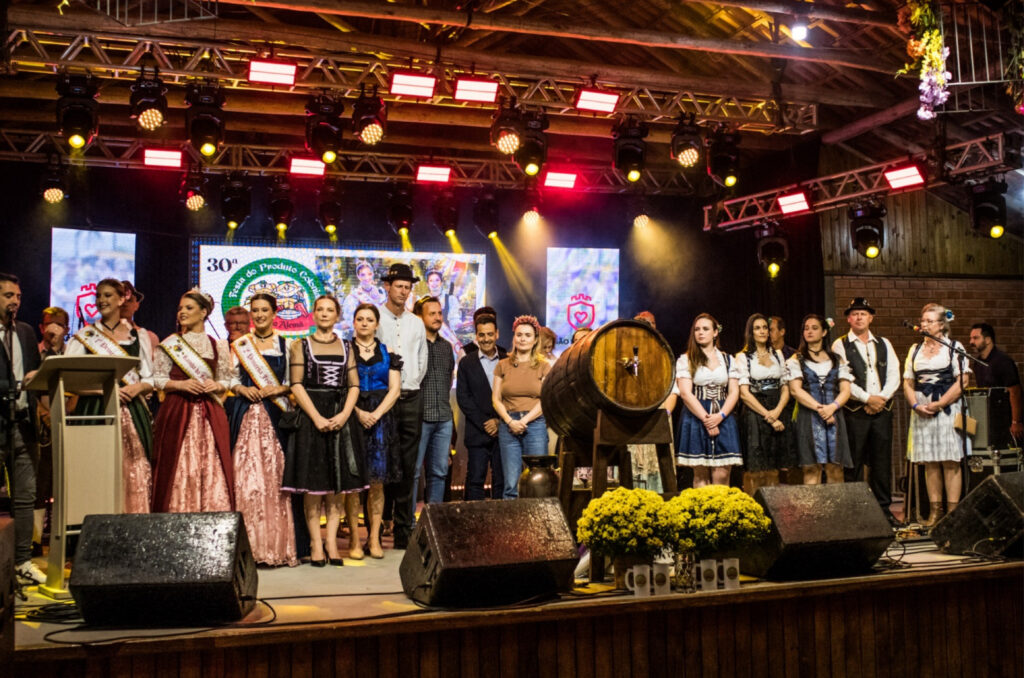 Festa do Produto Colonial reúne multidão e celebra 30 anos em São Martinho