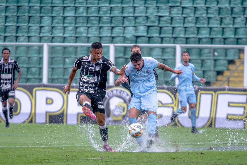Figueirense pode garantir vaga antecipada; Avaí joga com portões fechados