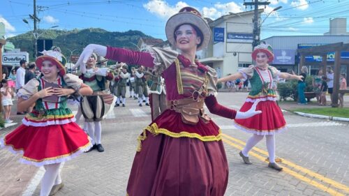 Gravatal se transforma em “Vila de Natal” para celebrar o Natal nas Águas 2025