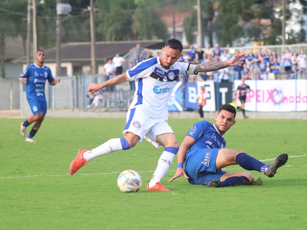 Caravaggio é derrotado por 3 a 0 pelo Tubarão na Copa Santa Catarina