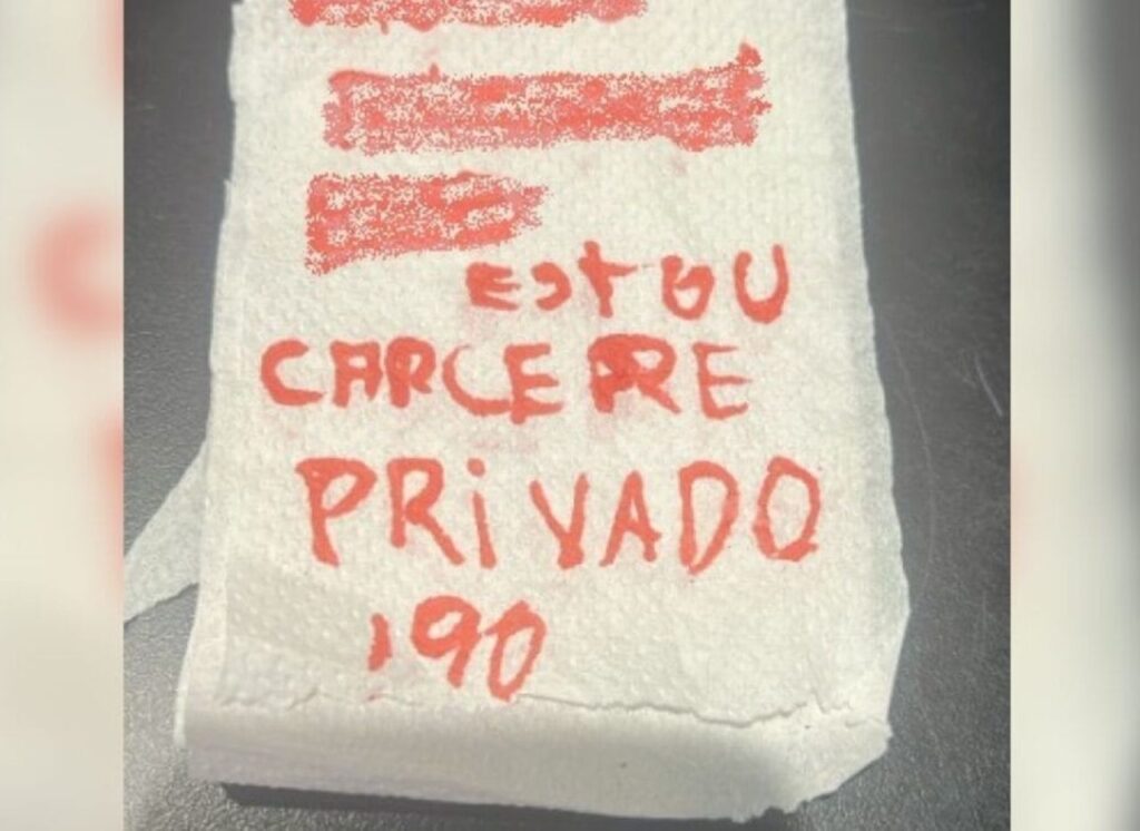 Mulher pede socorro em bilhete e é resgatada de cárcere privado em Gaspar