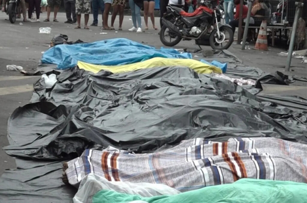 Número de mortos em megaoperação no Rio passa de 130, segundo Defensoria Pública