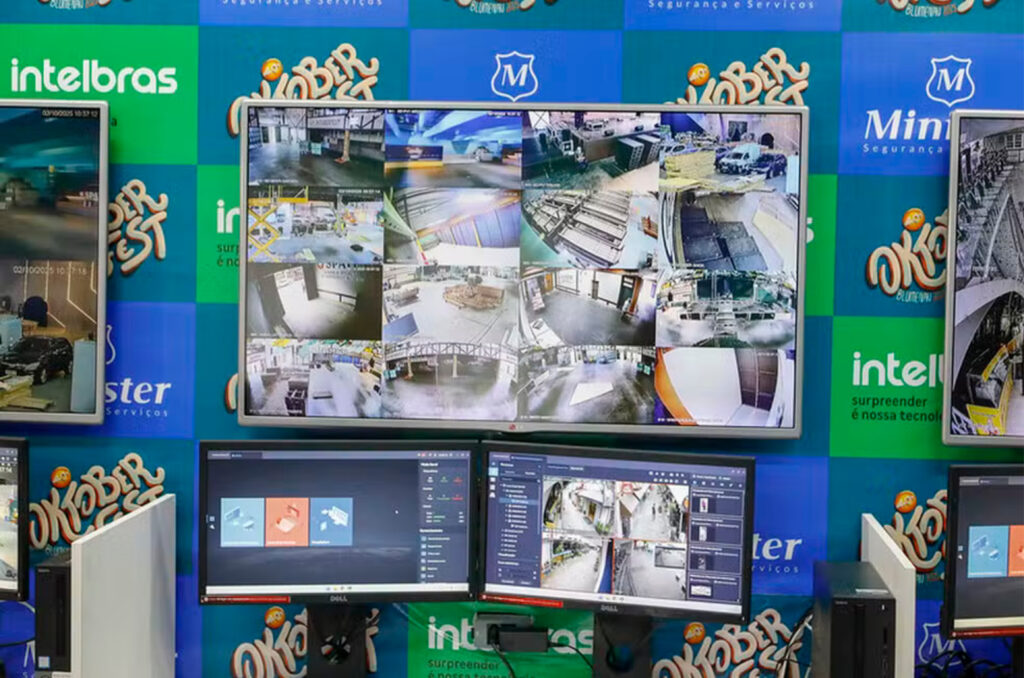 Oktoberfest 2025 terá 330 câmeras e sistema de IA para reforçar a segurança em Blumenau. - Foto: Giovanni Silva