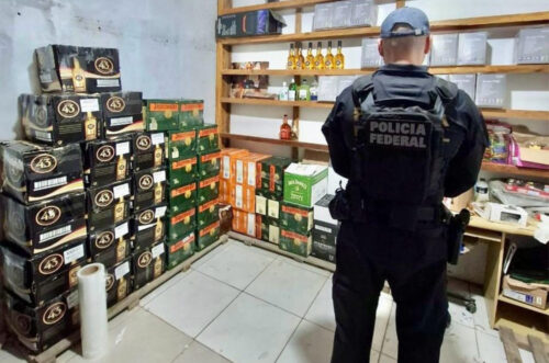 PF deflagra operação contra contrabando de bebidas no Sul de SC