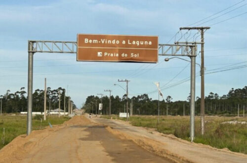 Pavimentação da Praia do Sol avança com realocação da rede elétrica