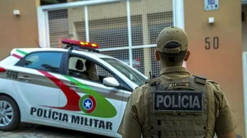 Polícia Militar flagra ponto de tráfico de drogas dentro de loja em Itajaí